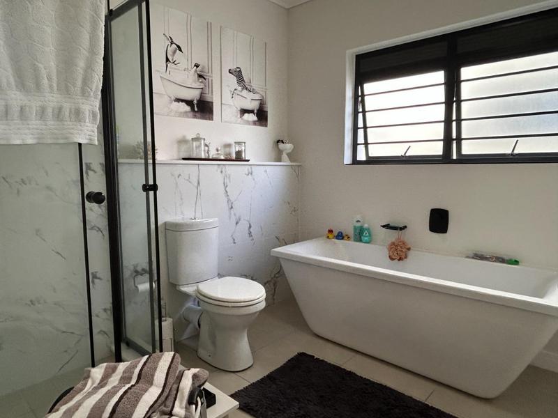 To Let 3 Bedroom Property for Rent in Sandown Western Cape
